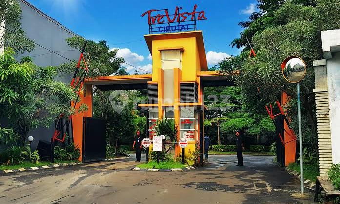 Below Market! 2+1 House Ready to Live In a Car Access Cluster in Ciputat 2