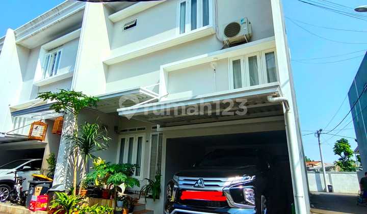 Full Furnished Mezzanine Cluster House in Jagakarsa, South Jakarta 1