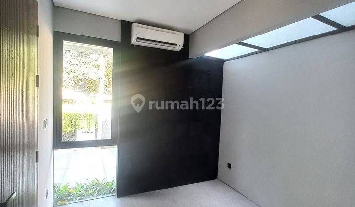 Rumah dengan Fasilitas Lift TERMURAH di Permata Hijau 2