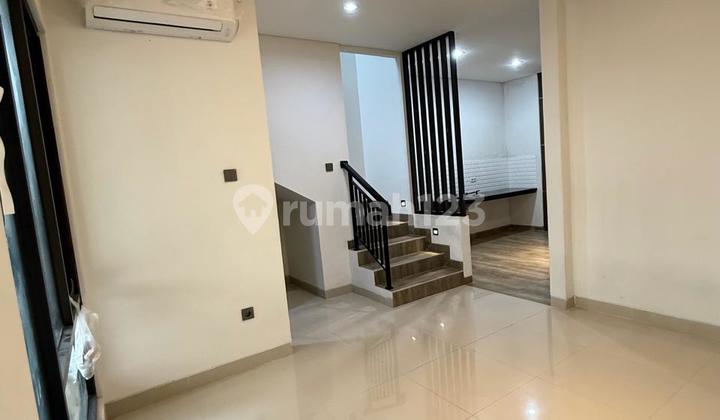 Cheapest! 3+1 Bedroom House with Swimming Pool Facilities in Pamulang, Tangsel Cheapest! 3+1 Bedroom House with Swimming Pool Facilities in Pamulang, Tangsel