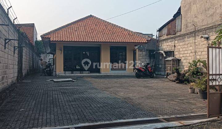 Rumah Komersil di Jalan Raya Kebon Jeruk, Kebon Jeruk. Jakarta Barat., Jakarta Barat 1