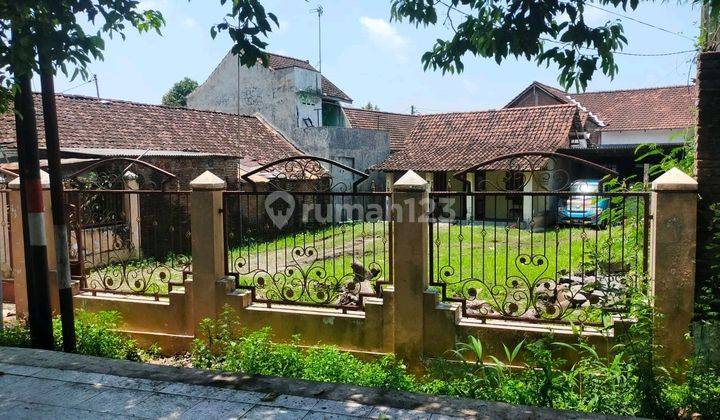 Rumah Di Mojolerto Nol Jalan Raya  1