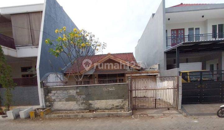 Rumah Bebas Banjir di Darmo Harapan Indah, Surabaya 1