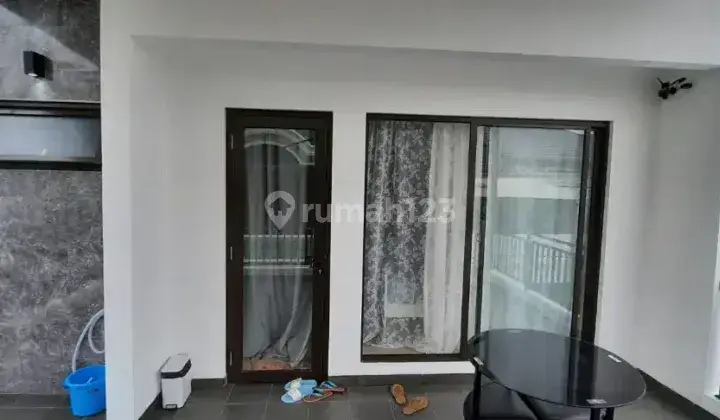 Dijual Cepat Rumah 3 Lantai di Perumahan Cengkareng Indah 2