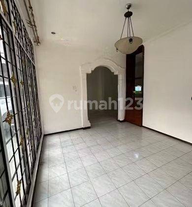 Dijual Rumah Cantik 2 Lantai di Rawa Selatan 2