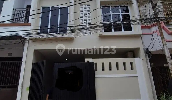 Dijual Rumah 3 Lantai Bangunan Baru Siap Huni di Jalan Jelambar Utama Selatan Jakarta Barat Dijual Rumah 3 Lantai Bangunan Baru Siap Huni di Jalan Jelambar Utama Selatan Jakarta Barat