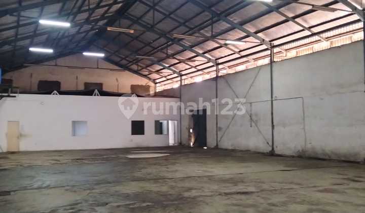 For Rent Large Warehouse on Halim Perdanakusumah Street, Kebon Besar - Tangerang For Rent Large Warehouse on Halim Perdanakusumah Street, Kebon Besar - Tangerang