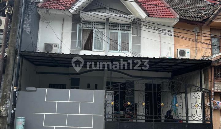 For Sale: Minimalist 2.5-Storey Ready-to-Occupy House in Taman Palem Lestari, West Jakarta For Sale: Minimalist 2.5-Storey Ready-to-Occupy House in Taman Palem Lestari, West Jakarta