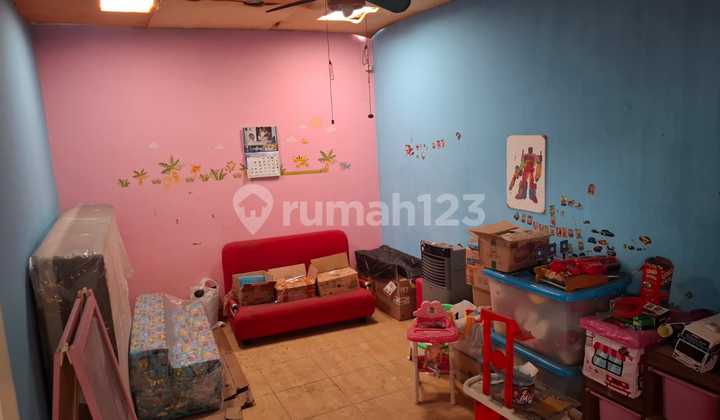 DiJual Rumah 1,5 Lantai Semi Permanen Hitung Tanah Di Jalan Resmi Joglo Jakarta Barat