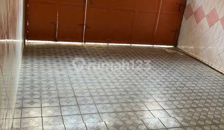 For Sale Ready-to-Occupy House in Tanah Sereal Area, West Jakarta