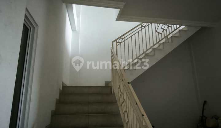 Disewakan Ruko 2 Lantai Tepi Jalan Raya Pasar Kemis Tangerang 2