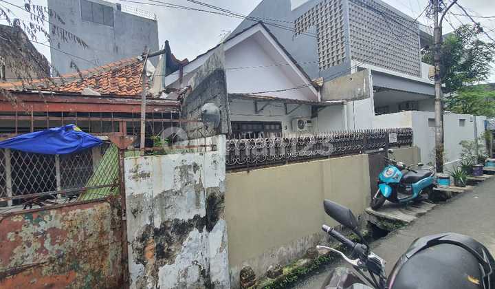 For Sale Old House in Alley, Land Only Area Mangga Besar, West Jakarta 2