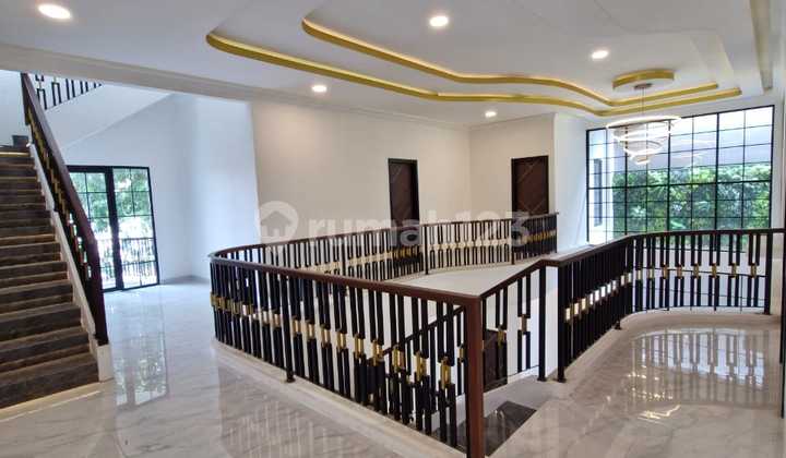 For Sale Luxury 3-Story House in Rawa Kepa, Tomang 2