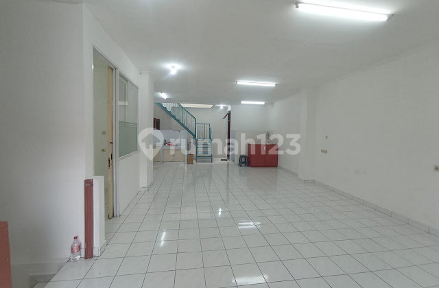 Di Jual Rumah Town House Strategis di Jalan Tomang Raya, Jakarta Barat