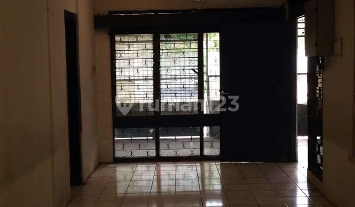 For Sale, Ready-to-Use House on Ampasit Cideng Street, Central Jakarta 2