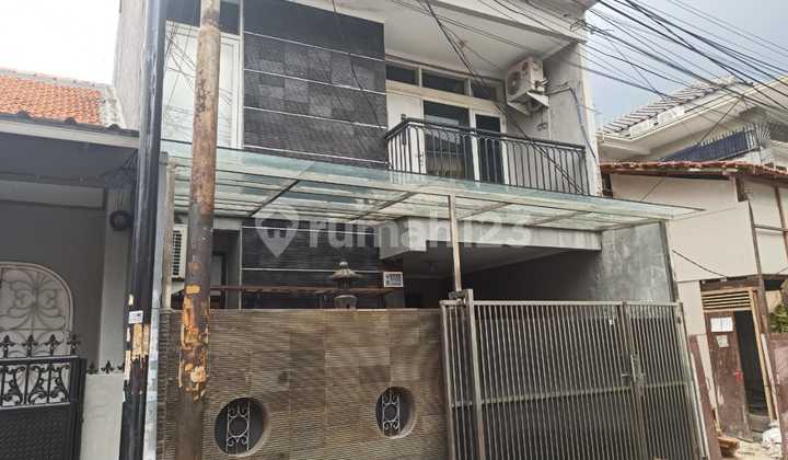 For Quick Sale Move-In Ready House on Pulo Macan Street, Tomang - West Jakarta 2