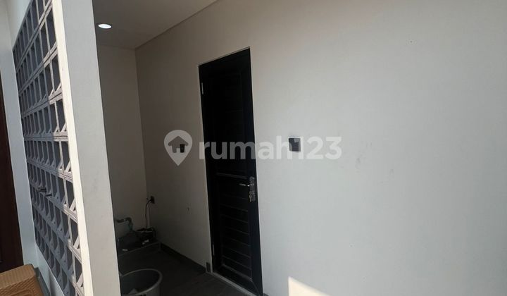  Dijual Rumah Modern Furnished Di Kav DKI Meruya Siap HUNI, Jakarta Barat 2