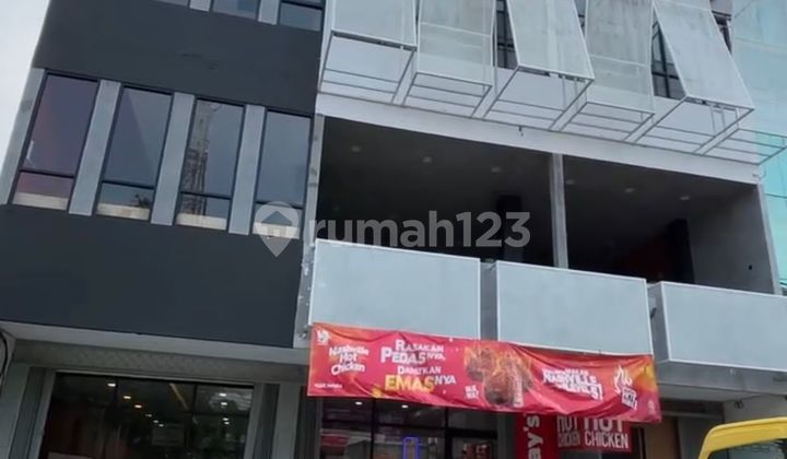 For Rent 3 Connected Shophouses Former Restaurant Ready for Business on Oto Iskandardinata Street Karawaci, Tangerang 1
