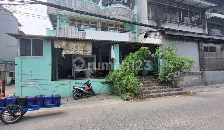 For Rent Ready-to-Use Shop House on Jalan B Raya Teluk Gong, North Jakarta