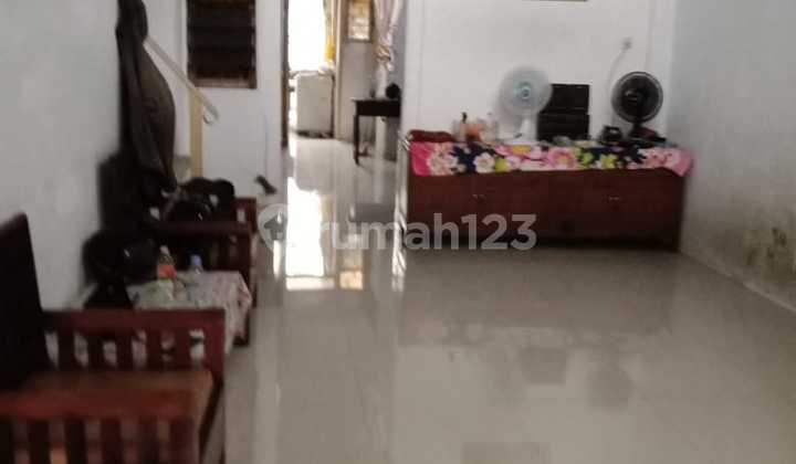 Di Jual Rumah 2 Lantai Siap Huni di Jalan M Saleh I , Kramat Sentiong - Jakarta Pusat