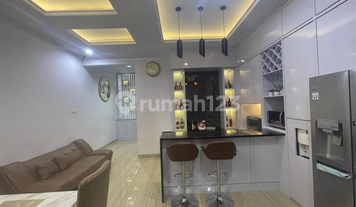 Dijual Rumah Rumah Mewah Siap Huni Daerah Kavling Polri , Jelambar - Jakarta Barat