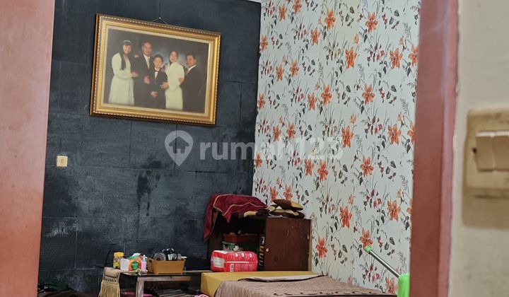 For Sale: Move-In Ready House with Boarding Rooms Above on Merpati Street, Cengkareng - West Jakarta 2