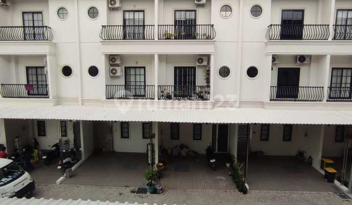 Disewakan Rumah Baru Siap Huni Grand Mediterania Residence Jalan Vikamas Tengah