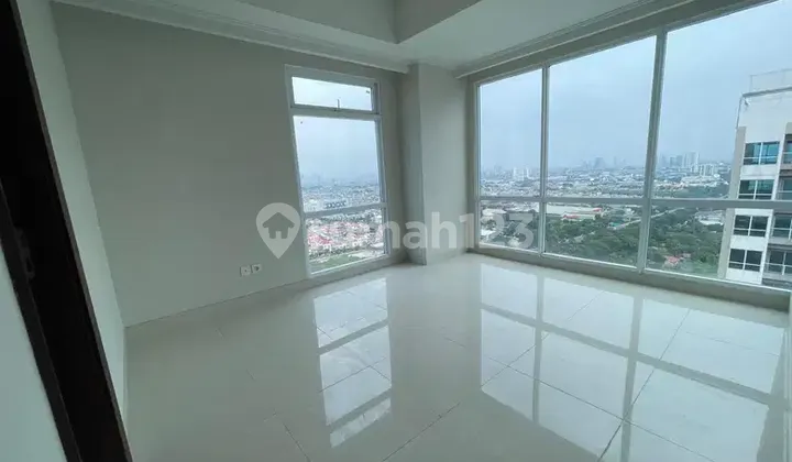 For Rent: Green Sedayu Apartment, 3 BR Semi Furnished, Cengkareng - West Jakarta