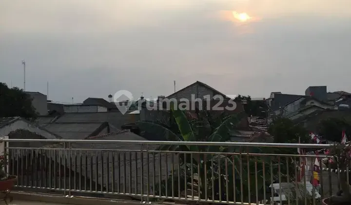 For Sale 3-Story Ready-to-Occupy House in Duri Kosambi, Cengkareng, West Jakarta 2