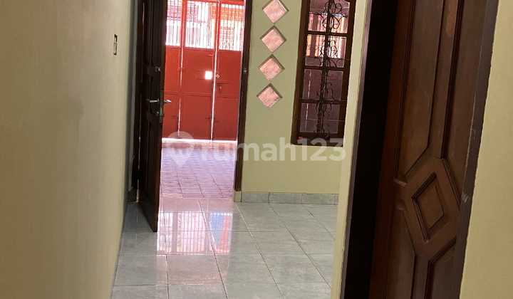For Sale Ready-to-Occupy House in Tanah Sereal Area, West Jakarta