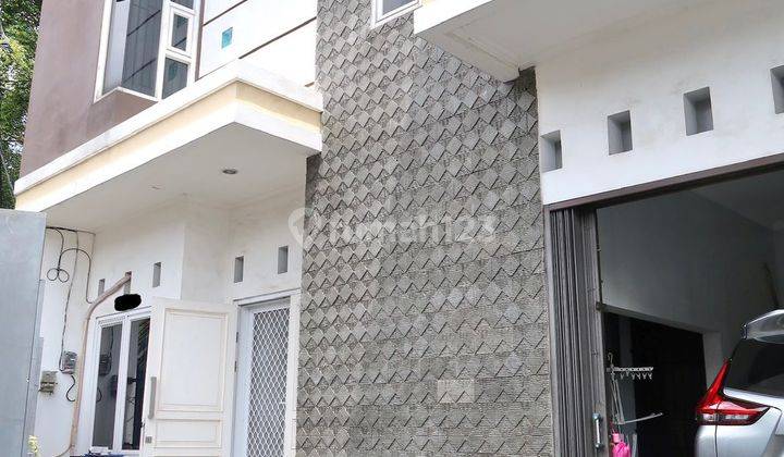 DiJual Rumah 2 Lantai siap Huni Di Komplek Kebon Jeruk Baru 1