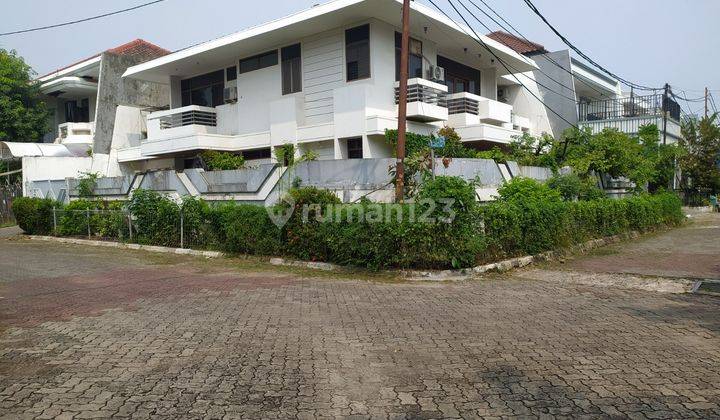 Dijual Rumah 2 Lantai Hook Daerah Green Garden, Jakarta Barat 1