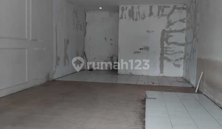 For Rent, Strategic Shop House in Depok Sleman Area, Gejayan. 2
