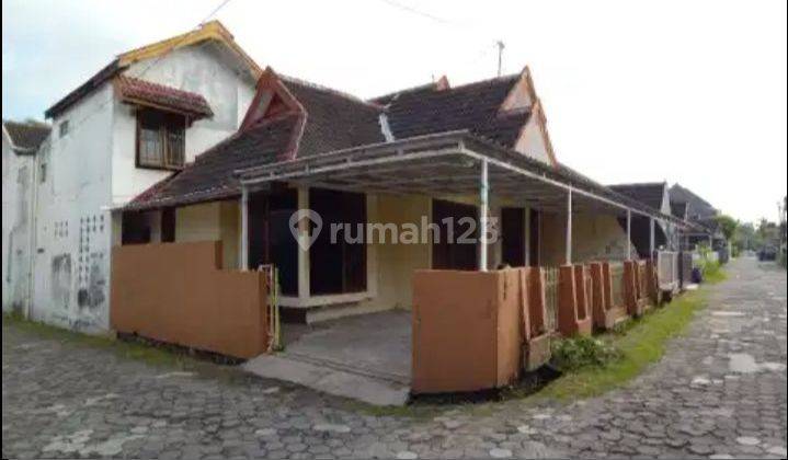 Disewakan Rumah murah area condongcatur cocok kantor/rumah tinggal dekat UPN,UII ekonomi,RS JIH 1