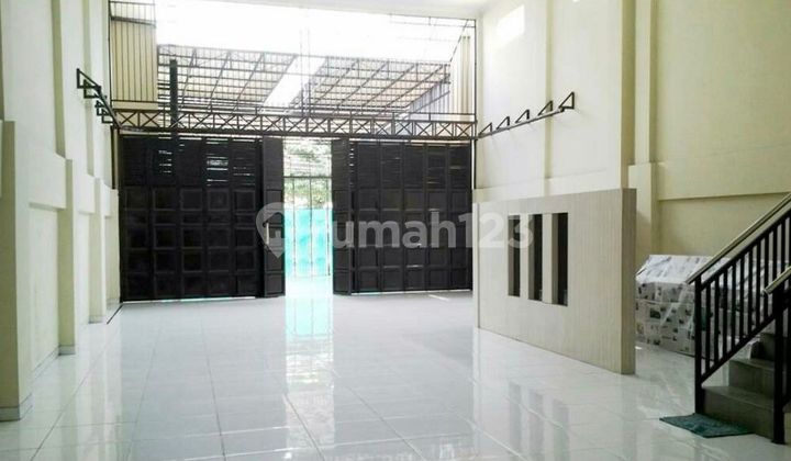 For Rent/Sale 2-story Shop House in Mlati Area, Jl Magelang, Suitable for Business/Office, Near Jombor Terminal, schools, hospitals.