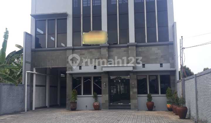 Disewakan Ruko/gedung 3lt Depok Sleman Area Seturan 