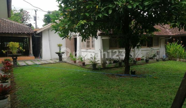 For Rent/Sale Furnished House Spacious Yard Tegalrejo Near Tugu Jogja, Malioboro, Point 0, UGM, JCM