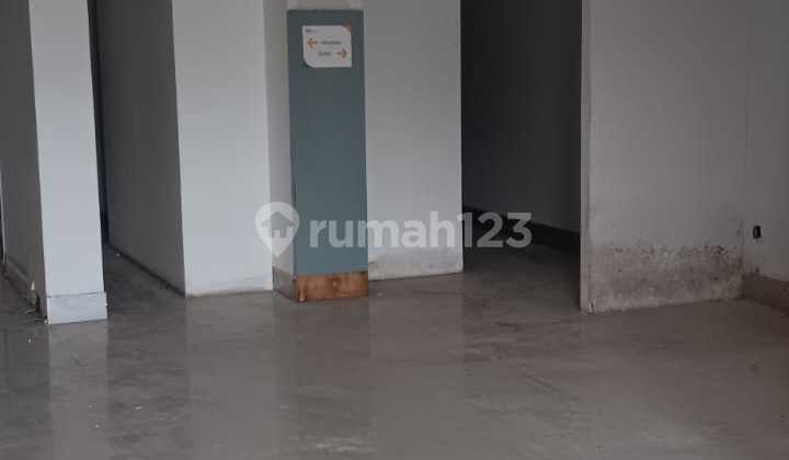 For Rent: Strategic Commercial Space/Shop House in Depok Sleman Area, Jalan Kaliurang.