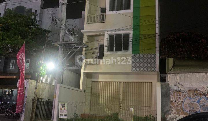 Disewakan/Dijual Ruko 3lt Lokasi Strategis Dekat UGM,UNY,Amplaz,Malioboro,Tugu Jogja  1