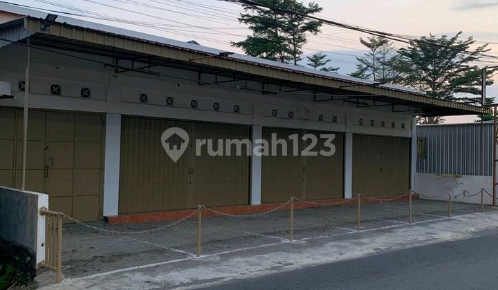 For rent/sale Large Shophouse Ngemplak Sleman Yogyakarta
