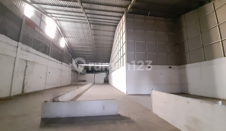 For Rent Warehouse in Mlati Near Sch, Sleman Government Office, Suciati Mosque, Jombor Terminal, JCM