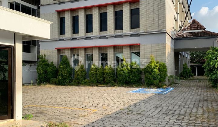 For Rent: Spacious Strategic Building in Jetis, Yogyakarta
