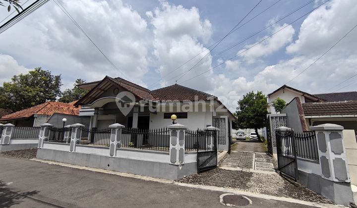 For Rent: House with Large Yard in Depok Sleman Area, Near Kaliurang and UGM For Rent: House with Large Yard in Depok Sleman Area, Near Kaliurang and UGM
