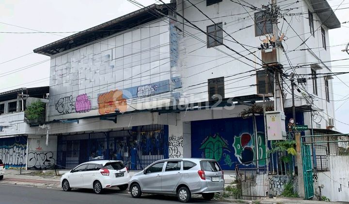 For Rent Large 4-Story Shophouse in Danurejan, Central Yogyakarta City Near Malioboro Suitable for Warehouse/Office/Business