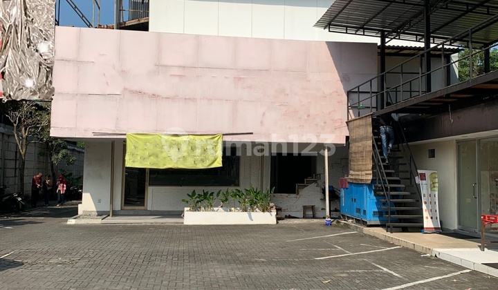 Translation: For Rent: Strategic and Spacious Shophouse in Mlati, Sleman, Magelang Street Area Near JCM 1