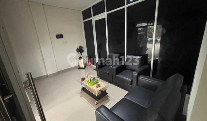 3-Story Shop House in South Tambun, Suitable for Office Use 2