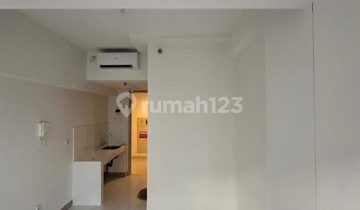 For Rent Tokyo Riverside Apartment PIK 2 Unfurnished with AC