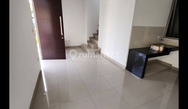 Di Jual Rumah 2 Lantai 6x10. 2 Lantai Bagus SHM di Pantai Indah Kapuk , Jakarta Utara 1