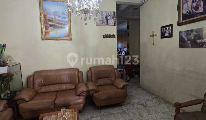 Investasi Rumah dengan Tanah yang Luas di Pulo Gebang Bekasi