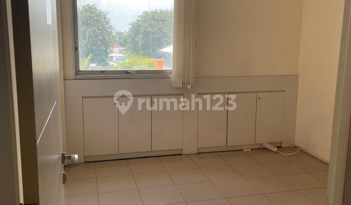 Di Sewa kan Gedung Lokasi Strategis di Jl Abdul Muis Jak-Pus